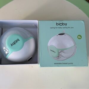 Bioby Wearable Breast Pump in White Mint Hands Free Wearable in Box Hands Free